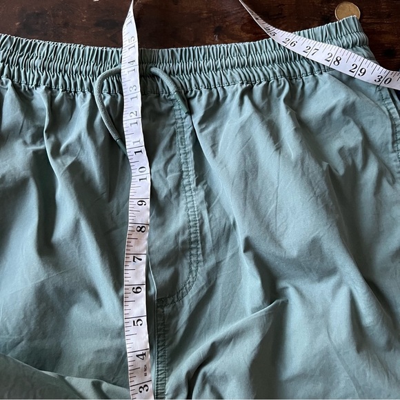 ARITZIA TNA Bel Air Oversized Pant in Dark Spruce Green Size Large Lightweight - Picture 12 of 15